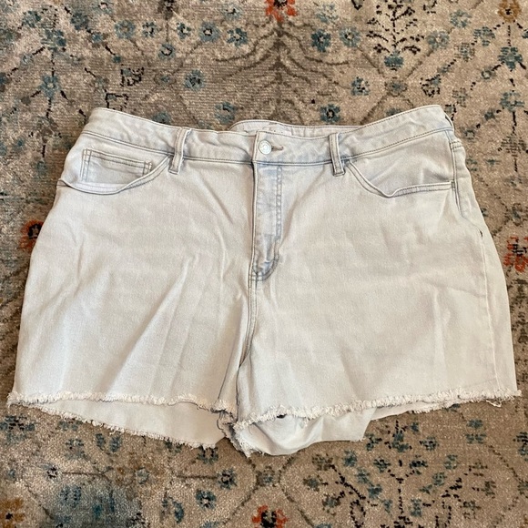 Ava & Viv Jean Shorts Womens Size 18 High Rise Midi Shorts Light Wash Denim - Picture 1 of 7